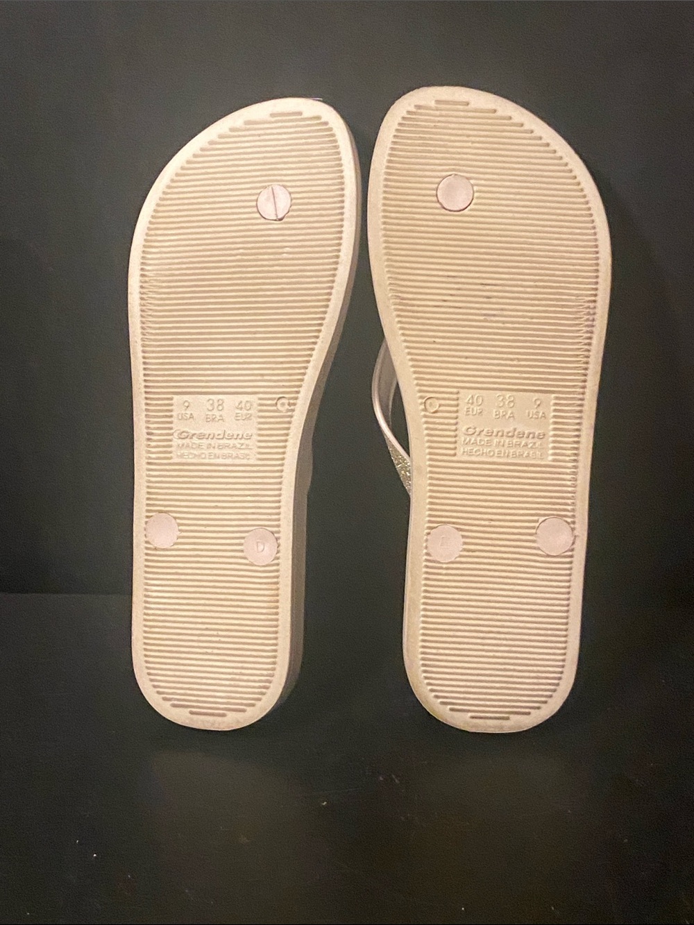 Ipanema Women's Glitter Strap Rubber Flip Flop Sandals in Cream and Gold sz 9/40 - Picture 4 of 5